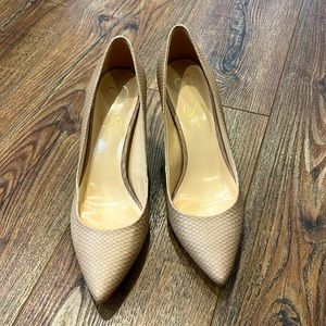 Jessica Simpson pumps